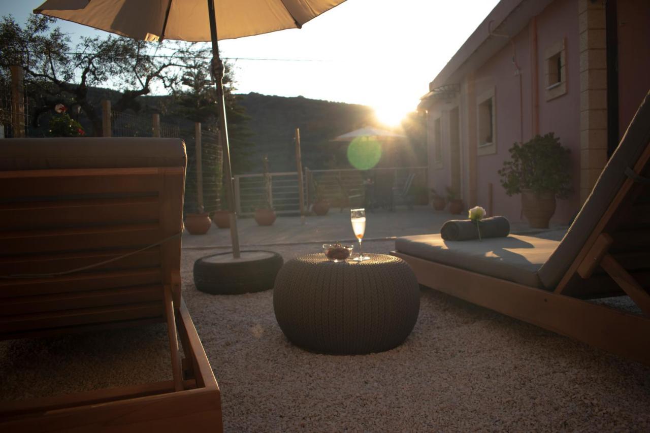 Villa House Of Harmony Kamisianá Esterno foto