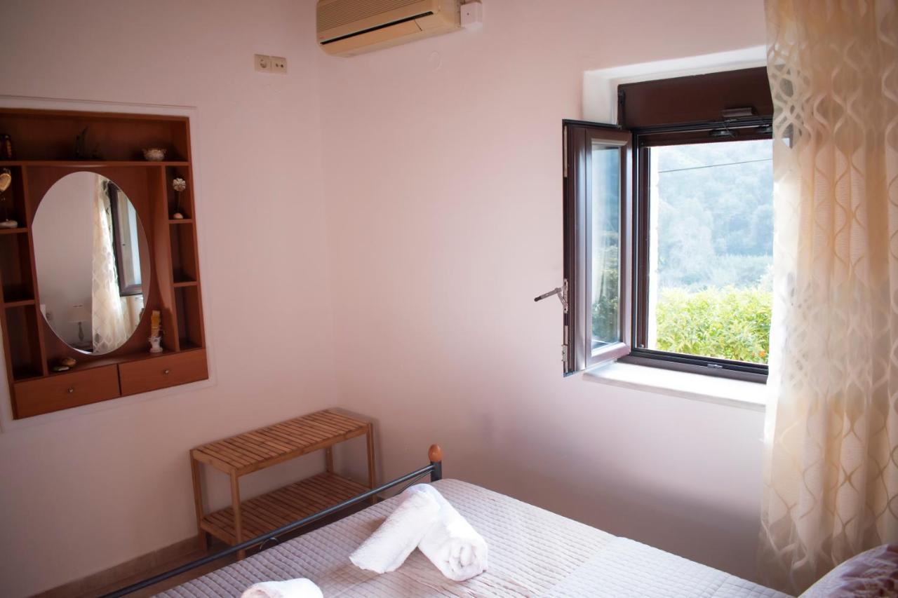 Villa House Of Harmony Kamisianá Esterno foto